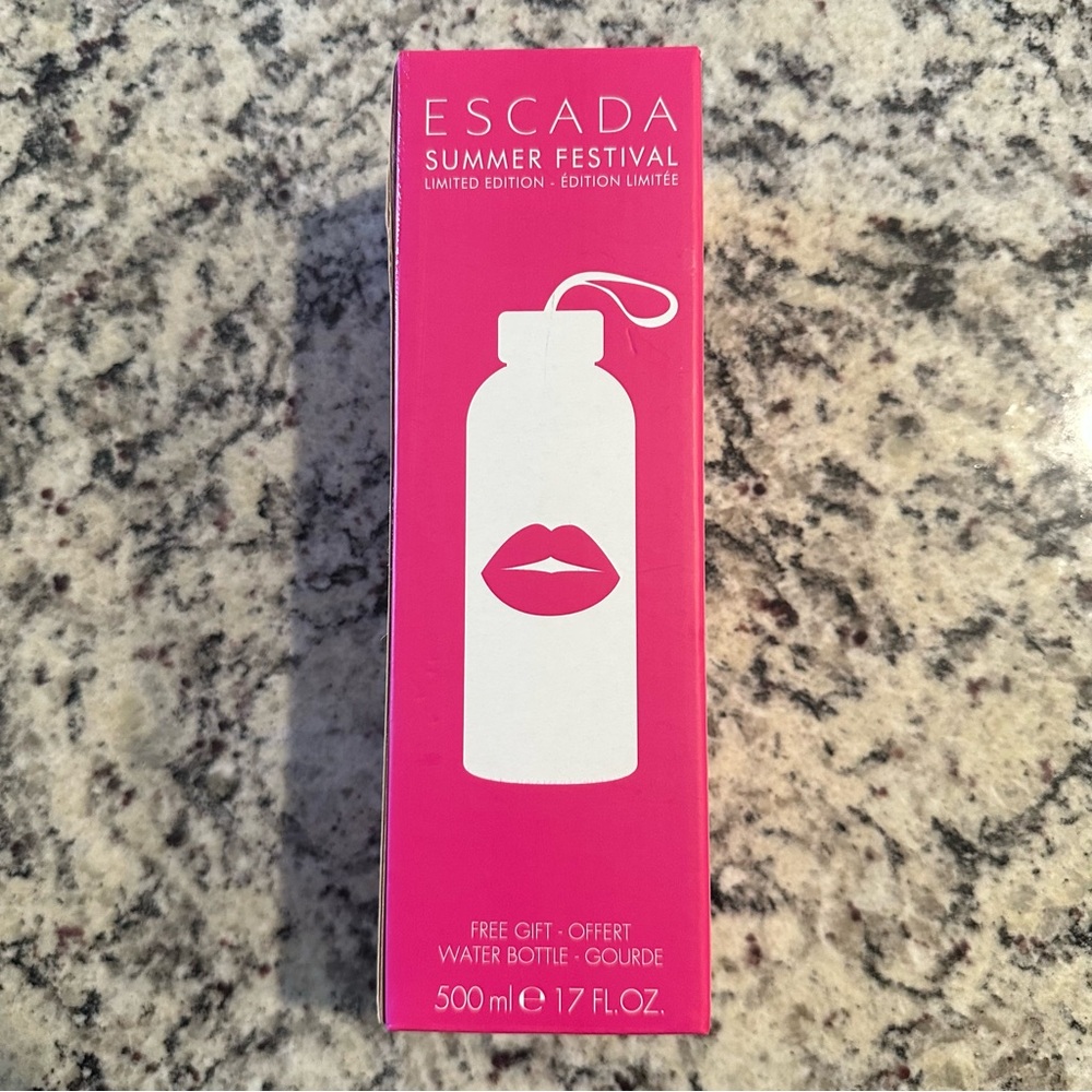 CLOSET SALE 🛍️
Escada Glass Bottle with Lip Graphic